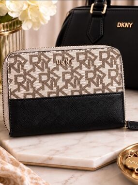 DKNY | Vela Small Zip Around Wallet | Y2K Aesthetic | NWOT